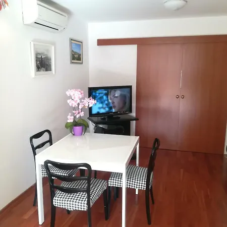 For 3 Persons Fra Bonina Street شقة *